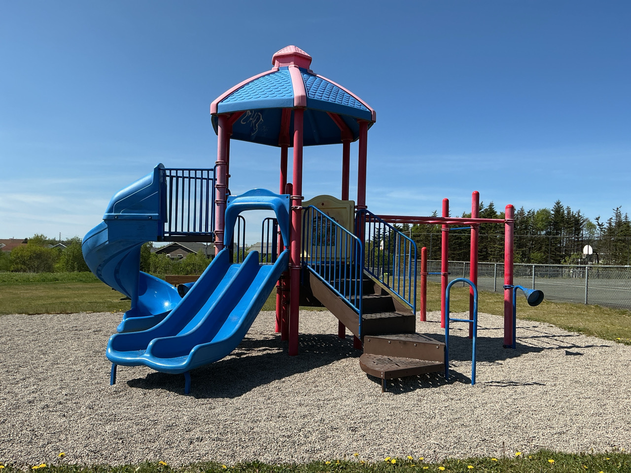 play structure at Eastbourne Crescent Playground