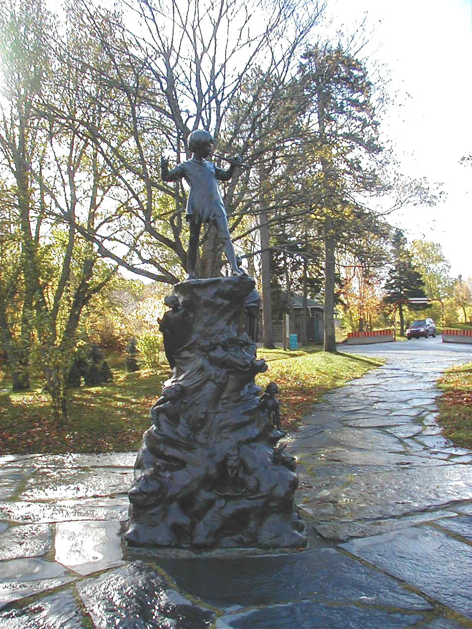 Peter Pan statue