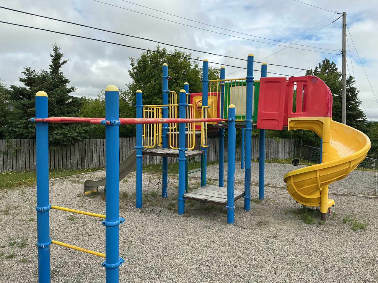 image of play structure at Alderberry Lane Playground