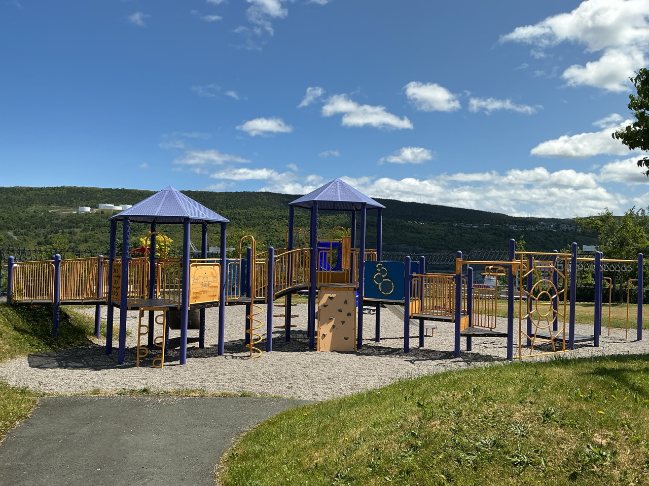 multi-play structure 