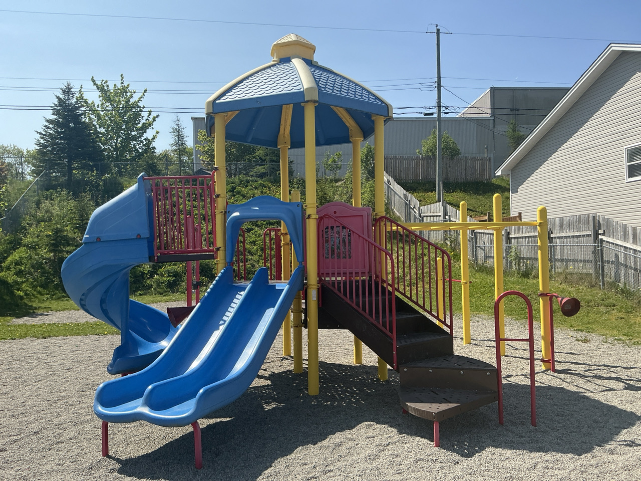 play structure at Edison Place Playground 
